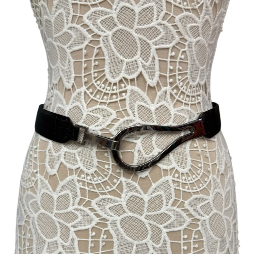 Carlisle Black Croc-Embossed Leather Belt with Sculptural Silver Buckle, Small - Picture 11 of 13